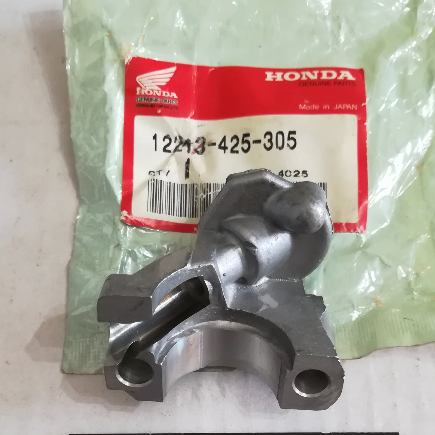 HONDA  CB750 CB900 CB1100 CAMSHAFT & TACHOMETER DRIVE CAP 12213-425-305