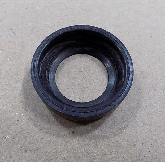 KAWASAKI  KDX250 KDX400   KX125 KX250 KX420 WHEEL OIL SEAL COVER  92093-1004