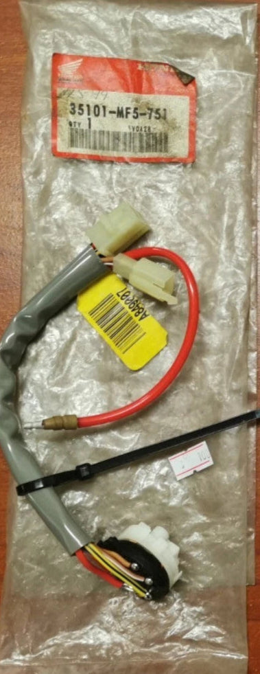HONDA VT500 C IGNITION SWITCH CONNECTION BASE 35101-MF5-751