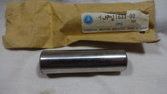 YMAHA XS750 1977--1979 PISTON PIN 1J7-11633-00