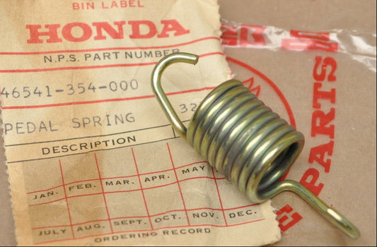 HONDA  CB200 CL175 CB175 BRAKE PEDAL RETURN SPRING  46541-354-000
