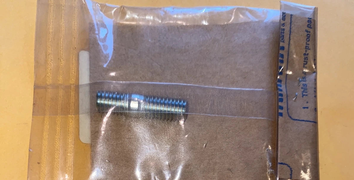 YAMAHA EXHAUST STUD  95621-08615 / 95617-08615