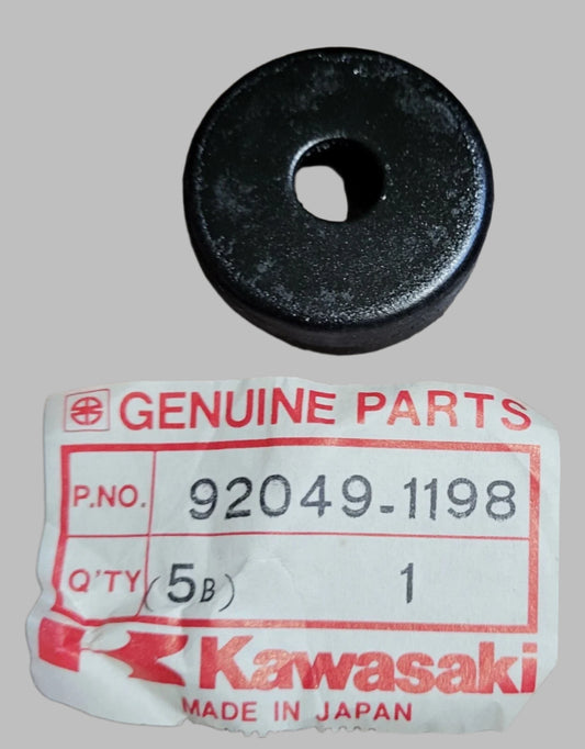 KAWASAKI KLF110 KLF185  KLF300  KNUCKLE OIL SEAL  92049-1198