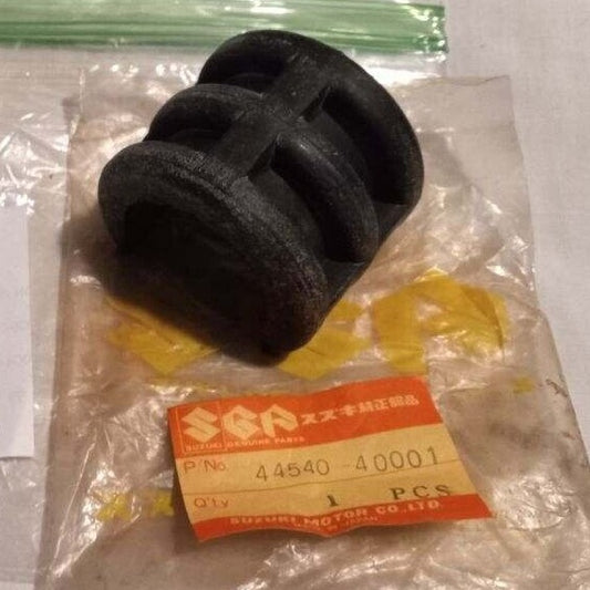SUZUKI PE250 RM100 RM125 RM250 RM370 TS250 Fuel Tank Center Cushion 44540-40001