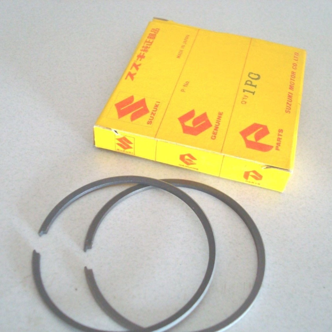 SUZUKI GT380 PISTON RINGS 12140-33700 / 12140-33701