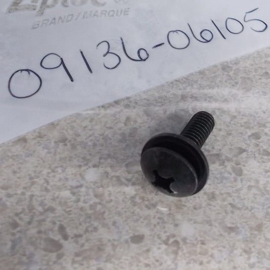 SUZUK GSF600 GSX1100 GSF1200 GSX1F300 GSX600 GSX750 SV650 TL1000 SCREW 09136-06105