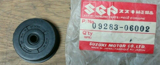 SUZUKI GS450  Flanged Type Clutch Oil Seal 09283-06002