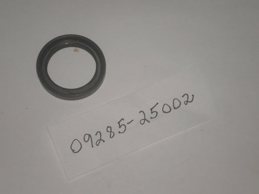 SUZUKI   GT750 CLUTCH CAM  OIL  SEAL  9285-25002