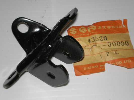 SUZUKI TS250 Front L/H Footrest Holder 43520-30000 / 45320-30001