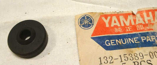YAMAHA AS2 AT1 AT1MX AT2MX CT1 HS1 DT125 HT1 LT2 RD125 RS100 YAS1 YL1 Oil Seal 132-15389-00