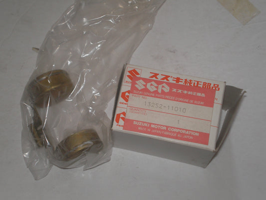 SUZUKI DS100 DS125 GT380 GT550 RV125 T250 TS100 TS125  Carburetor Float 13252-11010