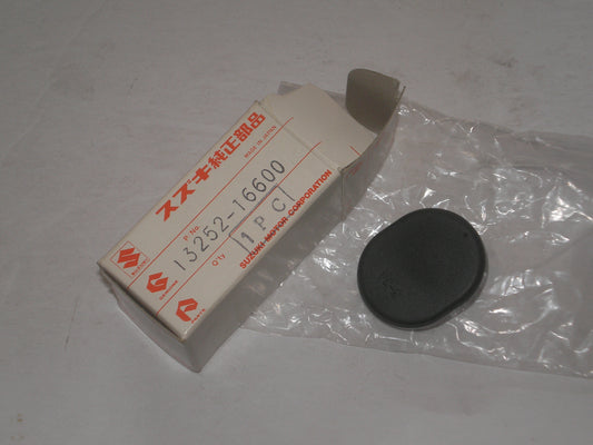 SUZUKI PE175 PE250 PE400 RM100 RM125 RM250 RM465 RS175 RS250 TM250 TM400 TS250 Carburetor Float 13252-16600