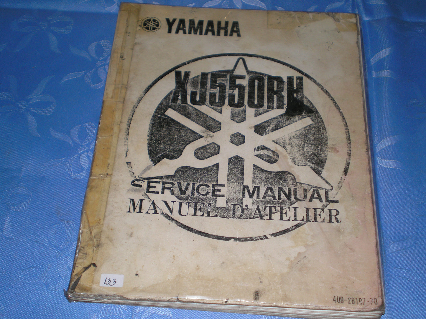 YAMAHA XJ550 RH 1981 Service Manual  4U9-28197-70  #133