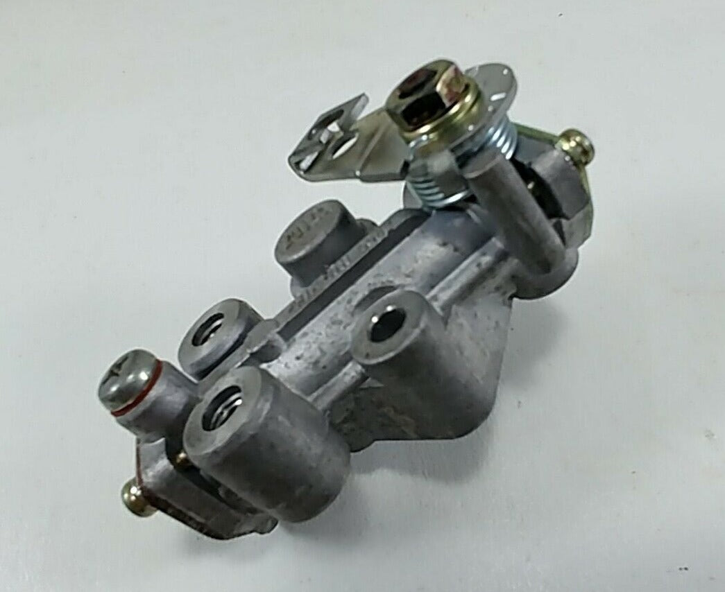 SUZUKI TC90 TC100 TS90 TS100 Oil Injection Pump Assembly 16100-25010 / 16000-25804