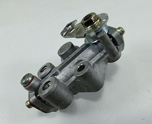 SUZUKI TC90 TC100 TS90 TS100 Oil Injection Pump Assembly 16100-25010 / 16000-25804