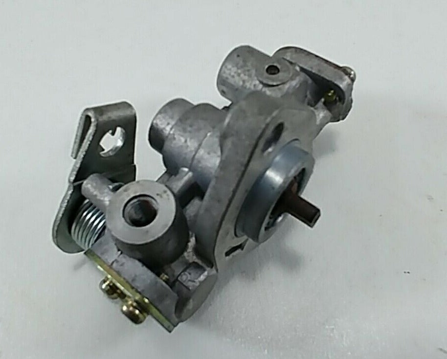 SUZUKI TC90 TC100 TS90 TS100 Oil Injection Pump Assembly 16100-25010 / 16000-25804