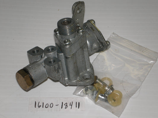 SUZUKI T250  T250R  Oil Pump Assembly  16100-18411
