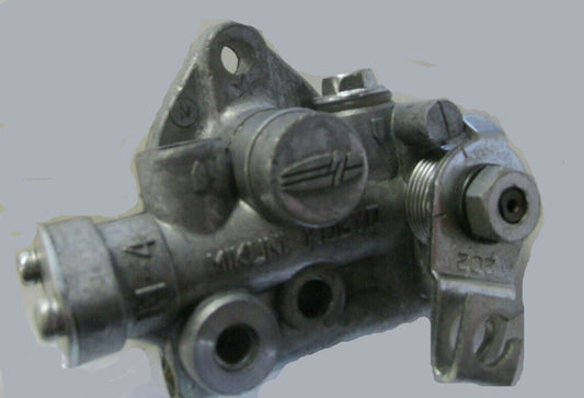 SUZUKI TCI20 TC120R Oil Injection Pump Assembly 16100-20210