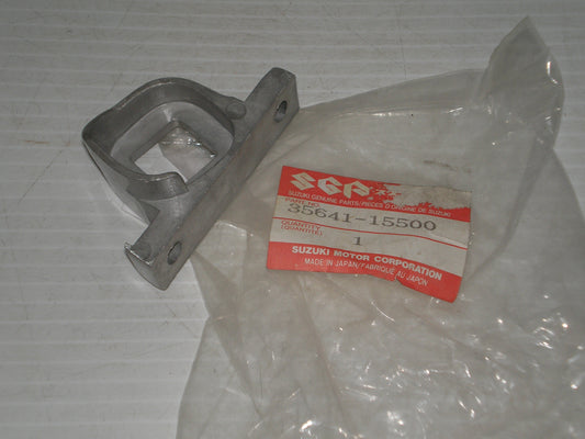 SUZUKI GR650 1983 Rear Turn Signal Bracket 35641-15500