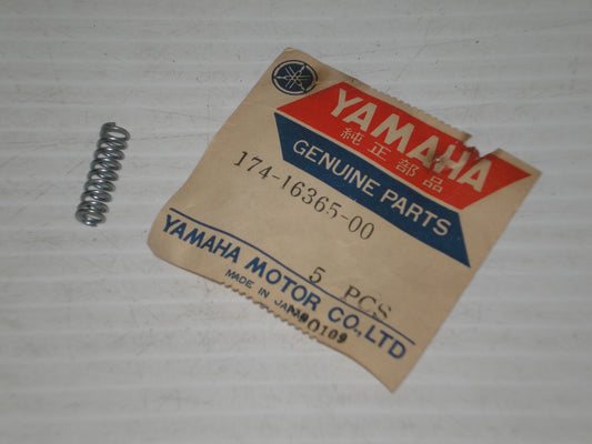 YAMAHA AS2 YAS1 YCS1 YCS1C Spring 174-16365-00 / 90501-08037
