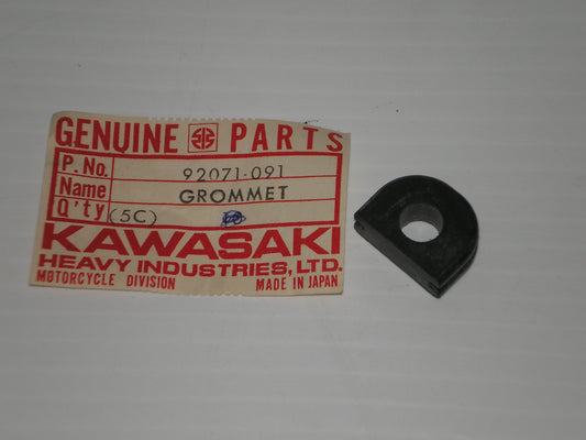 KAWASAKI KD175 KE175  Oil Pump Line Grommet 92071-091
