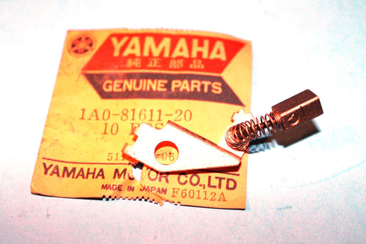 YAMAHA RD400 CHARGING SY STEM GENERATOR PLUS BRUSH 1A0-81611-20