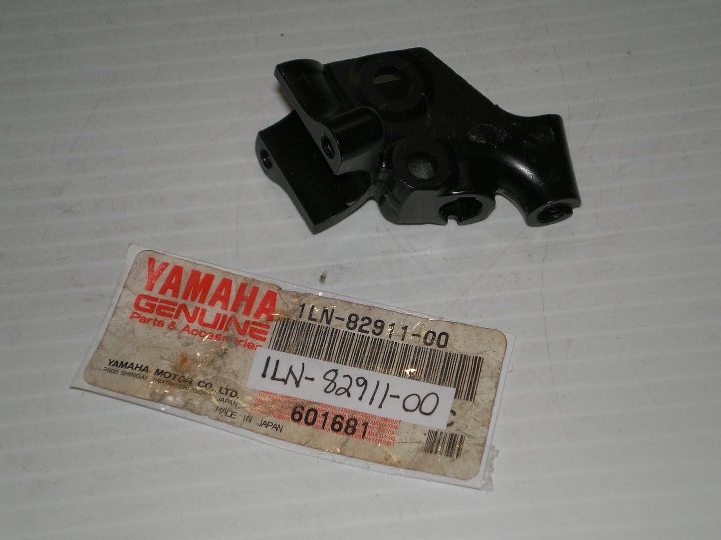 YAMAHA DT FZR TDR TTR TW WR XT XTZ  Clutch Lever Holder  1LN-82911-00 / 33G-82911-00