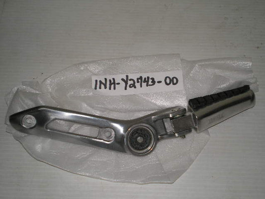 YAMAHA XJ700 XJ750 1986 Rear Footrest Assembly 1NH-Y2743-00