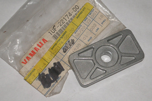 YAMAHA FZX700 FZX750 TDR250  Factory Rear Wheel Chain Adjuster End Plate 1UF-22174-00 / 1UF-22174-01