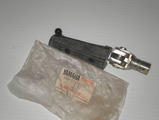 YAMAHA FZR400 Factory Front R/H Footrest Assembly 1WG-27420-00