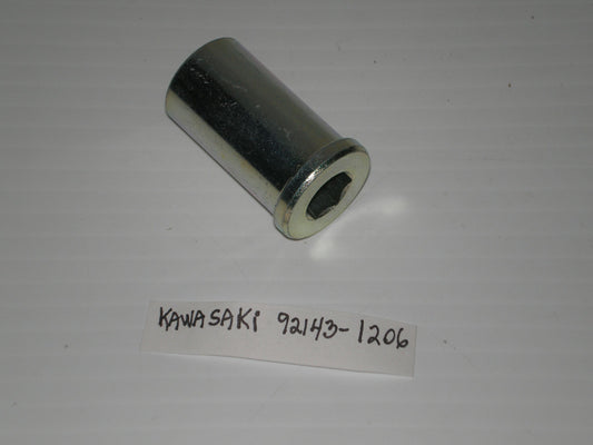 KAWASAKI KR250 ZG1000 ZR750 ZR1100 ZX600 ZX1000 ZX1100  Front Axle Nut  92143-1206