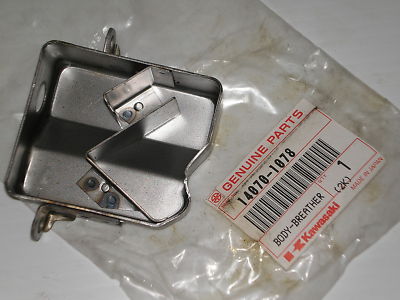 KAWASAKI KLX650 Factory Cylinder Head Cover Breather Body 14070-1078