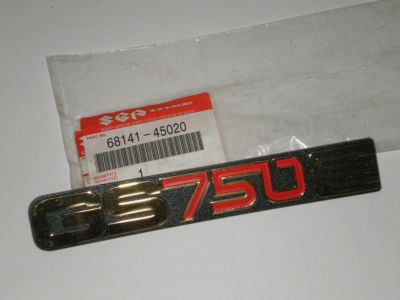 SUZUKI GS750 GS750EN Side Cover / Frame Cover Emblem 68141-45020