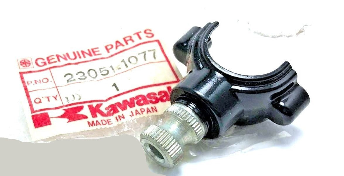 KAWASAKI KZ550 KZ750 KZ1100 Front Turn Signal Bracket  23051-1077