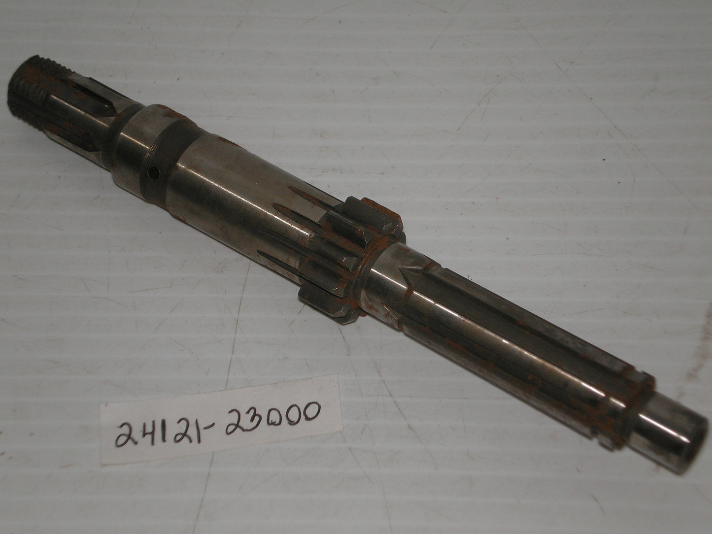 SUZUKI  RV90 Transmission Counter Shaft NT: 11 24121-23000