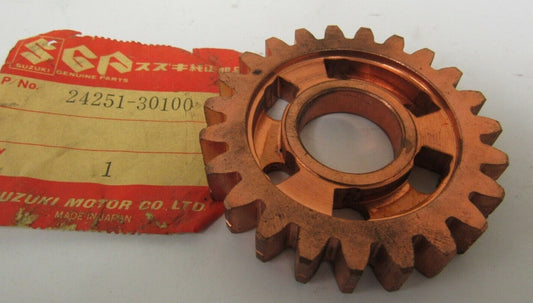 SUZUKI DS250 TM250 TS250 Fifth Drive Gear  24251-30100