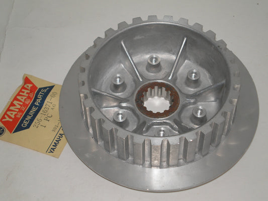 YAHAMA TX650 XS1 XS2 1970-1973 Clutch BOSS / Hub 256-16371-09