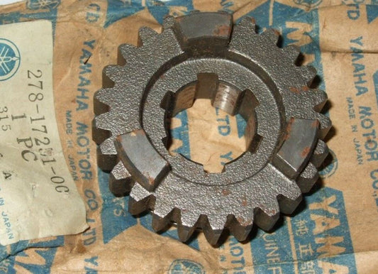 YAMAHA DS7 R5 Transmission 5th Gear Wheel 25T 278-17251-00