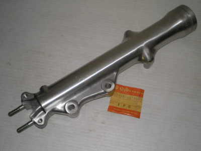 SUZUKI GT250 GT380 1975-1977 R/H Outer Lower Fork Leg 51130-33131 51130-33132