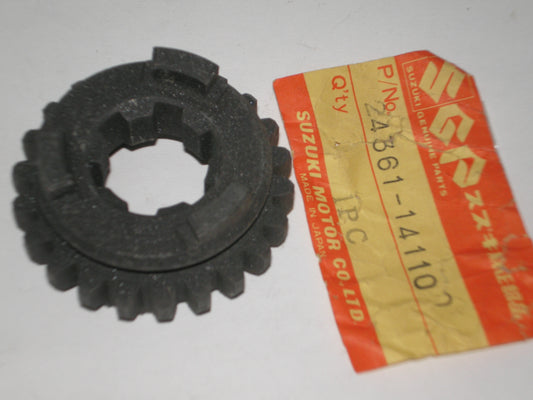 SUZUKI RM125 AHRMA Transmission 6th Driven Gear 22T 24361-14110 / 24361-14101