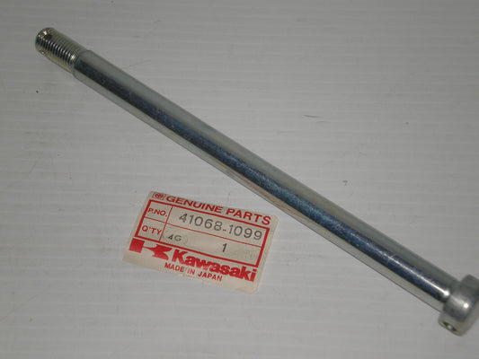 KAWASAKI EX305 KZ305 KZ400 KZ440 Front Wheel Axle 41068-1099