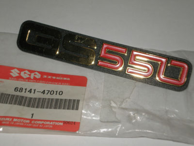 SUZUKI GS550  Frame / Side Cover Emblem 68141-47010