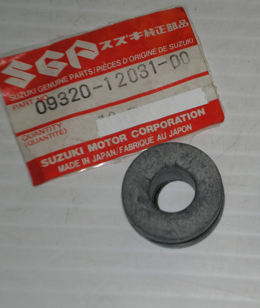 SUZUKI GSX-R600 GSX-R750 GSX-R1100 LT-A50 VS700 VS750 VS800 XN85 Battery Cushion 09320-12031