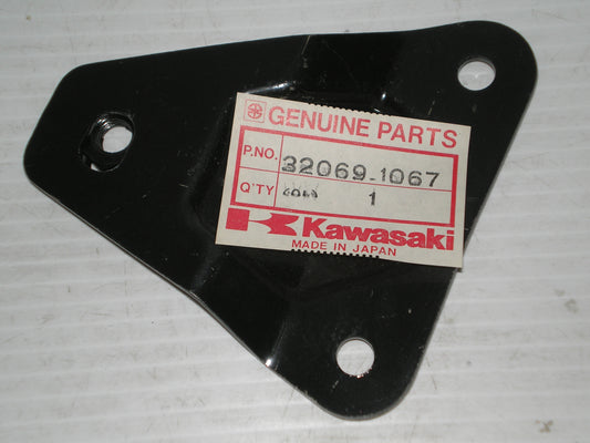 KAWASAKI KZ1000 KZ1100 Right Hand Muffler Bracket 32069-1067