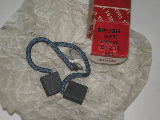 LUCAS E3L , E3H Generator Brush Set 200737 Triumph Norton BSA Matchless AJS Royal Enfield Vincent Ariel