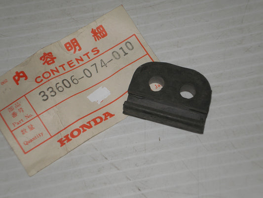 HONDA CB CJ CL CM MT ST XL Turn Signal Mounting Rubbers 33606-074-010