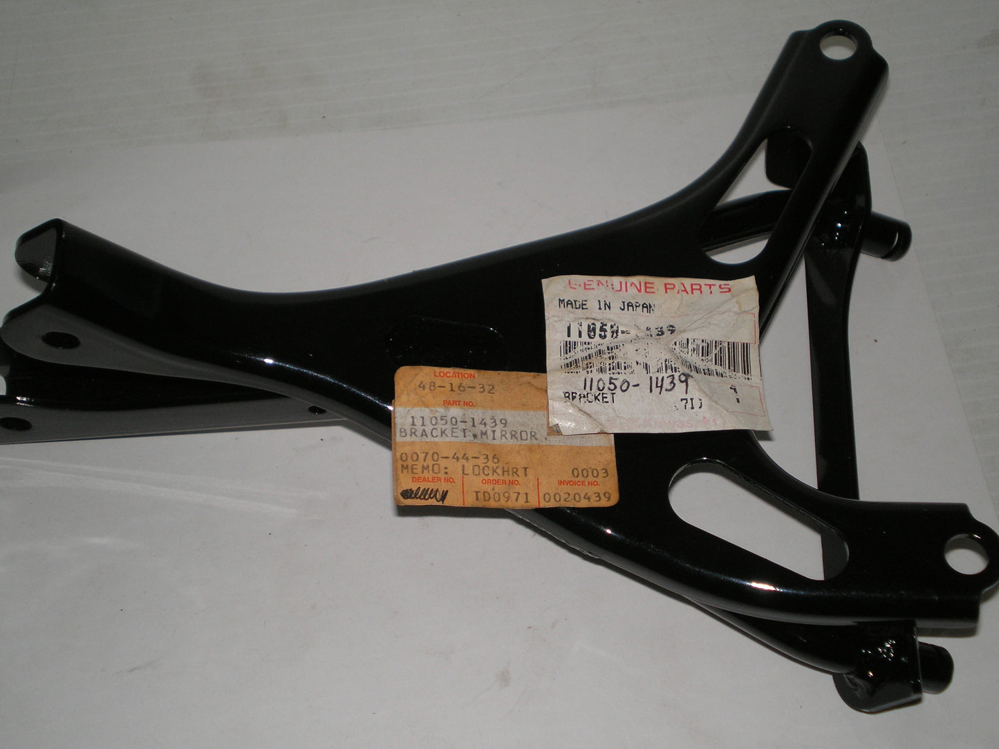 KAWASAKI ZX900 1998-2001 Fairing & Mirror Mounting Bracket 11050-1439