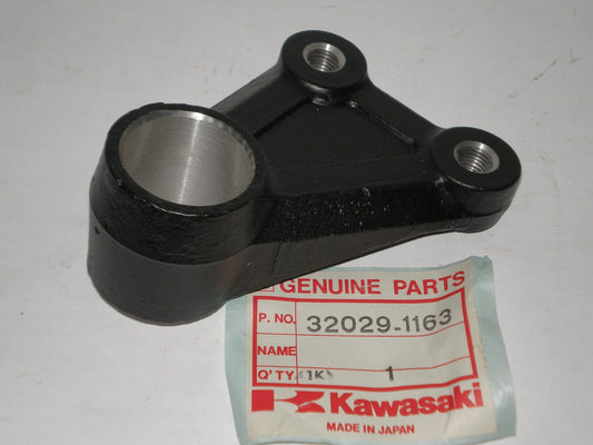 KAWASAKI KZ1100 ZN1100 Factory Rear L/H Engine Mounting Bracket 32029-1163
