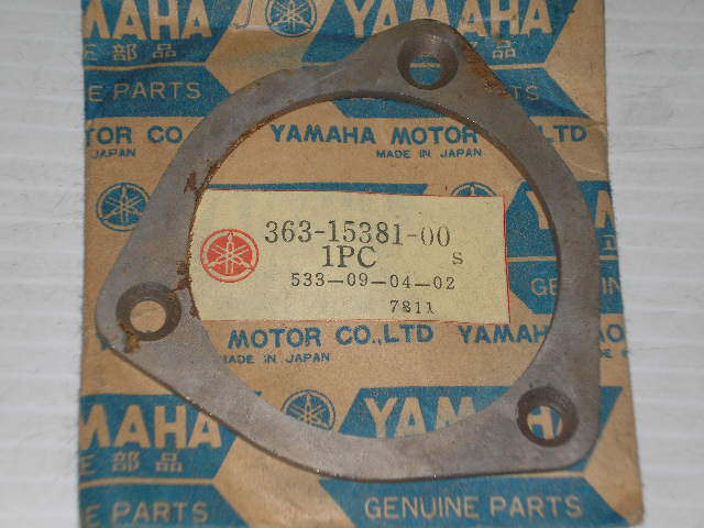 YAMAHA DT MX 250 360 SC SR TT XT 500 Bearing Cover Plate 363-15381-00