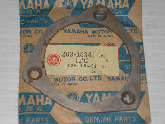YAMAHA DT MX 250 360 SC SR TT XT 500 Bearing Cover Plate 363-15381-00
